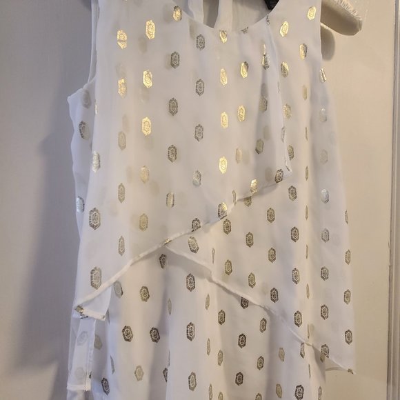 WHITE HOUSE/BLACK MARKET White Tiered Blouse w/ Gold Embellishments NWOT/XXS - Picture 2 of 11
